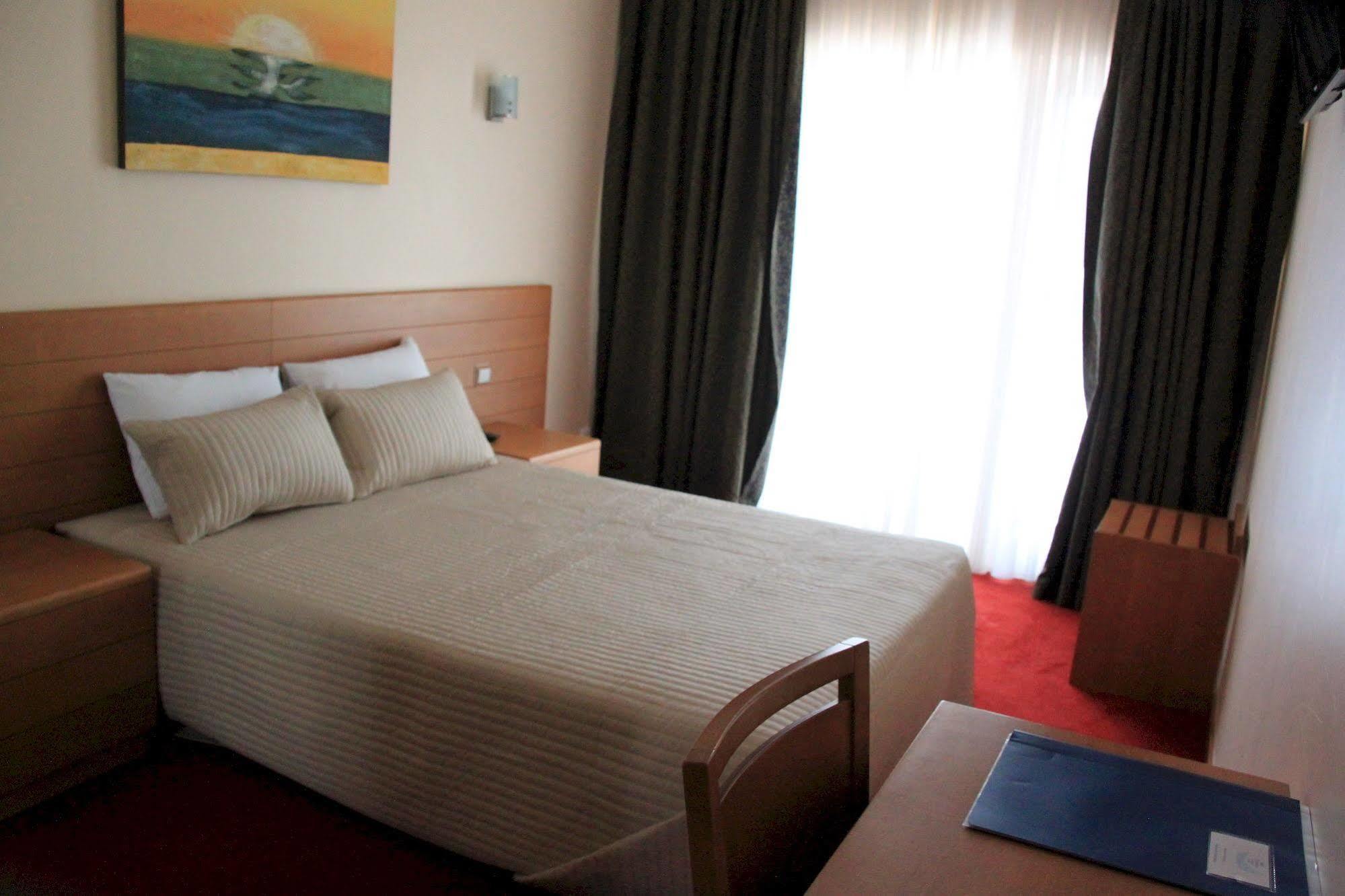 Hotel Quasar Pedroucos  Eksteriør bilde